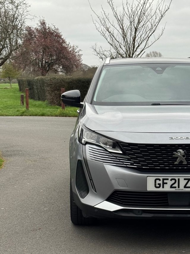 2021 PEUGEOT 3008 - Photo 9