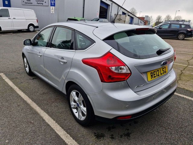 2012 Ford Focus 1L Zetec 5dr - Photo 5