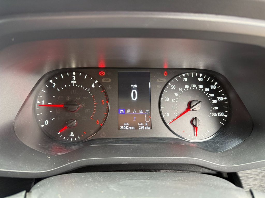USED 2022 71 RENAULT TRAFIC 2.0 dCi LL30 Sport Minibus Double Cab 5dr Diesel Manual L2 H1 Euro 6 (s/s) (9 Seat) (150 ps) 