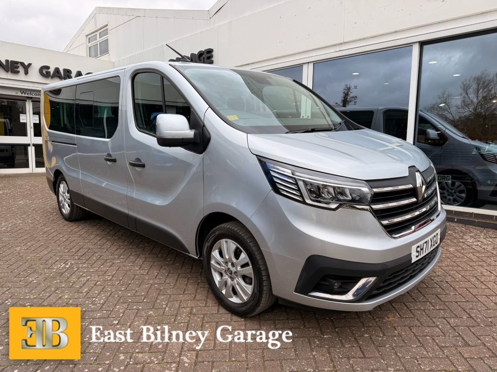 USED 2022 71 RENAULT TRAFIC 2.0 dCi LL30 Sport Minibus Double Cab 5dr Diesel Manual L2 H1 Euro 6 (s/s) (9 Seat) (150 ps) 