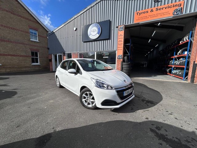 View our PEUGEOT 208