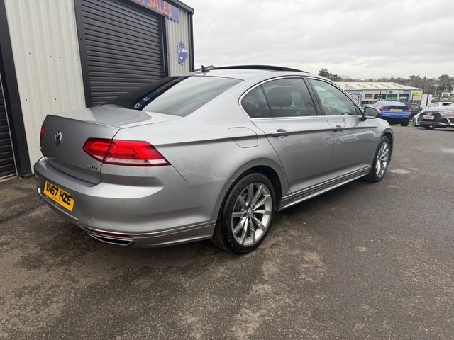 2017 VOLKSWAGEN PASSAT - Photo 4