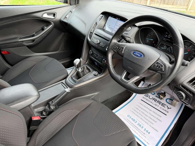 2017 Ford Focus - Photo 5