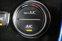 USED 2018 18 VOLKSWAGEN T-ROC 1.0 TSI Design SUV 5dr Petrol Manual Euro 6 (s/s) (115 ps) 2 OWNERS  I  8 DOCUMENTED SERVICES