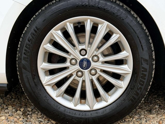 2018 Ford Focus - Photo 11