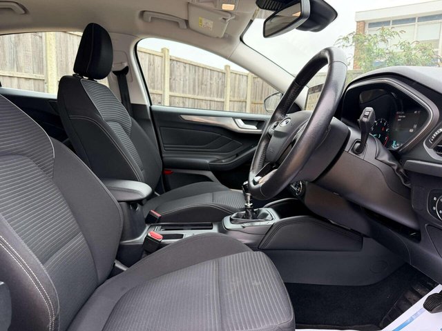 2018 Ford Focus - Photo 5