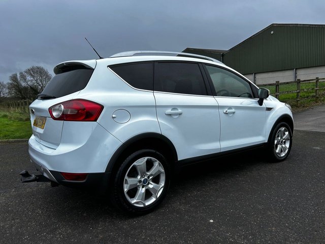 2011 FORD KUGA 2.0 TDCi Zetec SUV 5dr Diesel Manual 2WD Euro 5 (140 ps) - Photo 12