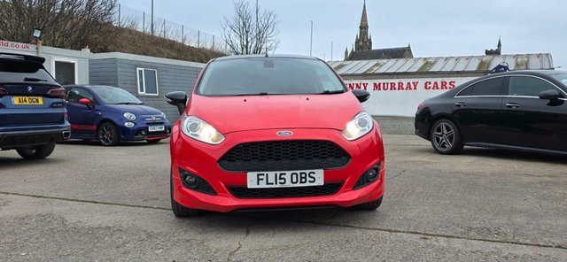 2015 Ford Fiesta 1L Zetec S Red Edition 3dr - Photo 2