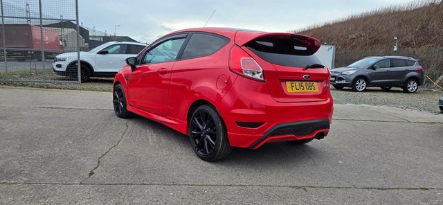 2015 Ford Fiesta 1L Zetec S Red Edition 3dr - Photo 6