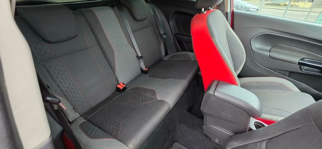 2015 Ford Fiesta 1L Zetec S Red Edition 3dr - Photo 9