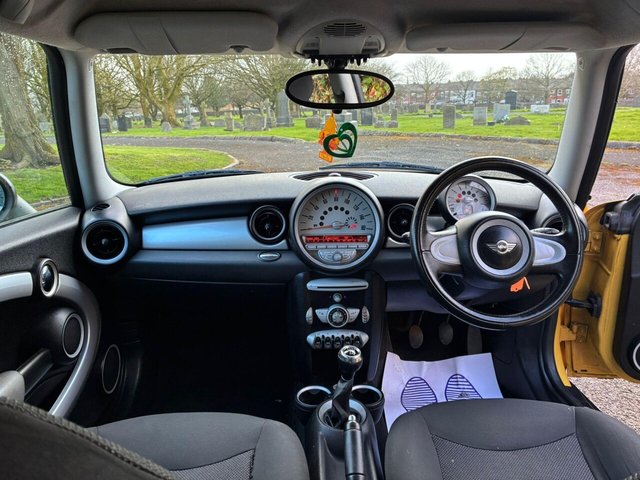 2009 MINI HATCH - Photo 11