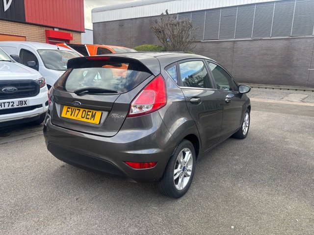 2017 FORD FIESTA - Photo 5