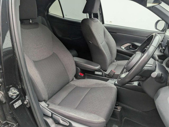 USED 2023 23 TOYOTA YARIS CROSS 1.5 Yaris Cross Design HEV Auto 5dr CLICK & COLLECT/ HOME DELIVERY