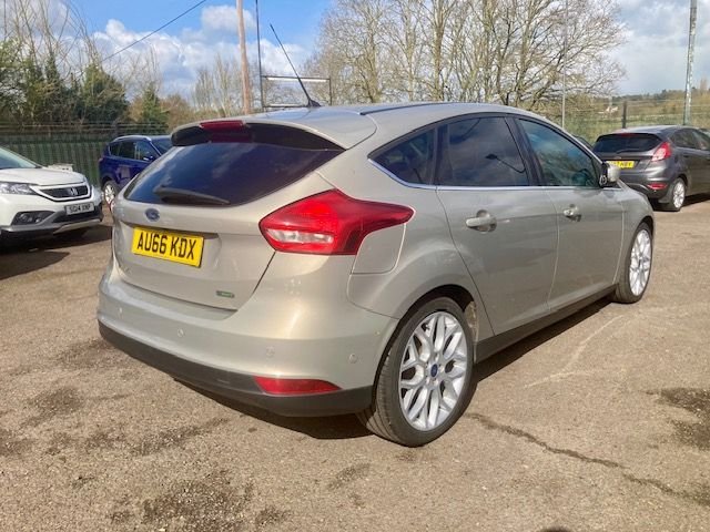 View our FORD FOCUS