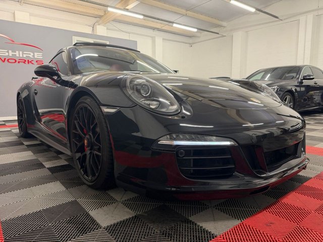 2015 PORSCHE 911