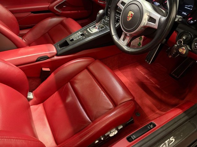2015 PORSCHE 911 - Photo 11