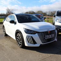 USED 2025 25 PEUGEOT 208 1.2 HYBRID GT Hatchback 5dr Petrol Hybrid e-DSC6 Euro 6 (s/s) (100 ps) AUTOMATIC + FULL DEALER HISTORY