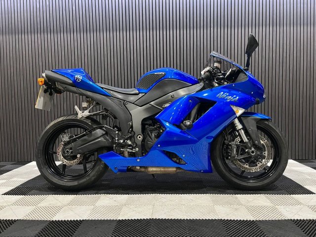 View our KAWASAKI NINJA ZX-6R