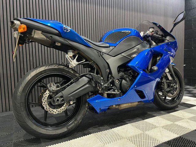 View our KAWASAKI NINJA ZX-6R