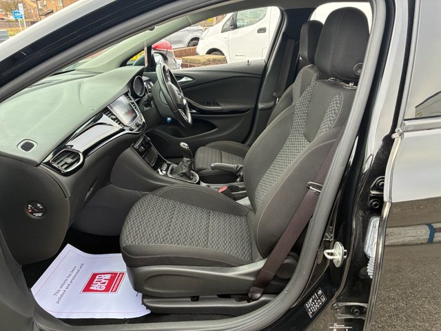 2019 VAUXHALL ASTRA - Photo 9