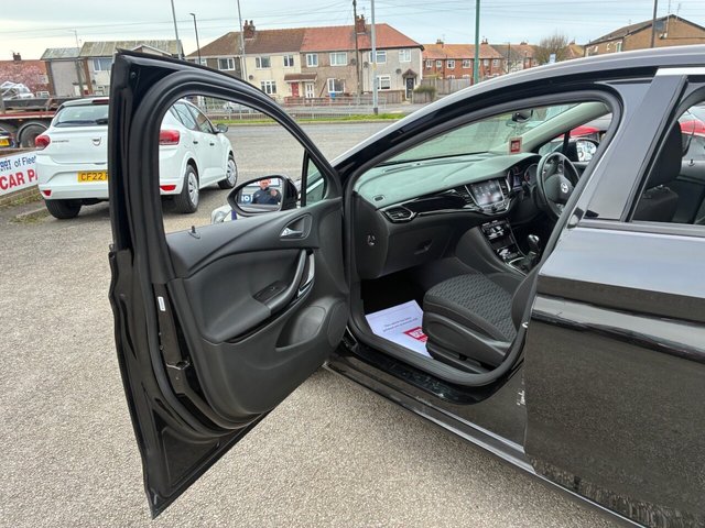 2019 VAUXHALL ASTRA - Photo 11