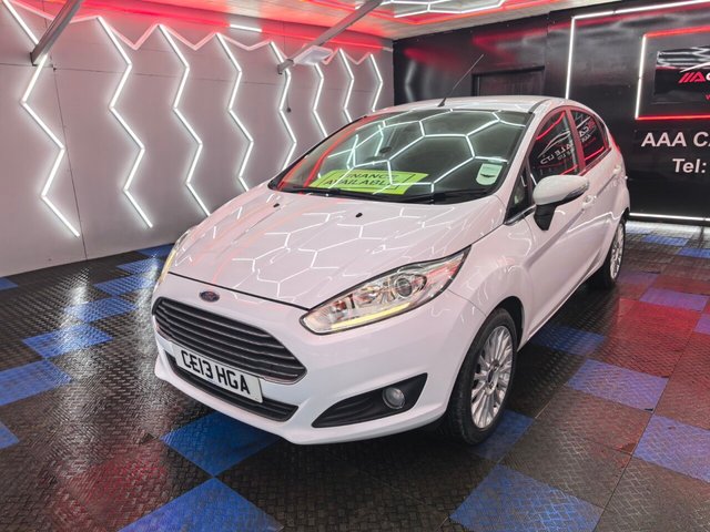 2013 FORD FIESTA - Photo 6