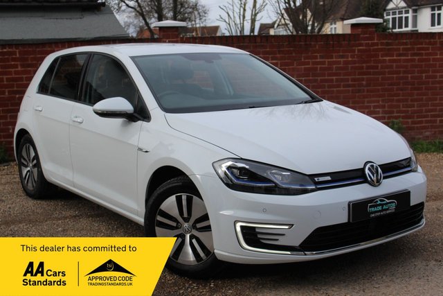 2019 GOLF 35.8KWH E GOLF HATCHBACK 5DR ELECTRIC AUTO 136 PS SATNAV ADAPTIVE CRUISE... photo