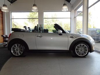 2017 MINI CONVERTIBLE