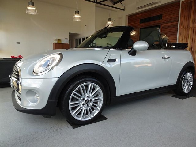 View our MINI CONVERTIBLE