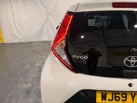 USED 2019 69 TOYOTA AYGO 1.0 VVT-i x-trend Hatchback 5dr Petrol Manual Euro 6 (71 ps) Air conditioning-AppleCar Play / Android Auto-Rear park camera-Bluetooth-Privacy-Voice control-Alloys Finance aranged Part exchange avaliable Open 7 days
