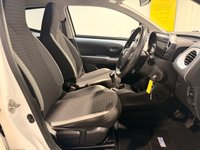USED 2019 69 TOYOTA AYGO 1.0 VVT-i x-trend Hatchback 5dr Petrol Manual Euro 6 (71 ps) Air conditioning-AppleCar Play / Android Auto-Rear park camera-Bluetooth-Privacy-Voice control-Alloys Finance aranged Part exchange avaliable Open 7 days