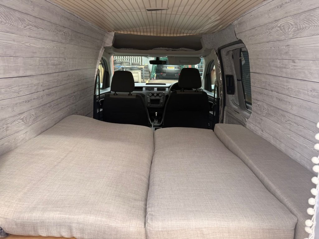 USED 2015 65 VOLKSWAGEN CADDY MAXI 1.6 TDI C20 CR Trendline Panel Van 6dr Diesel DSG LWB Euro 5 (102 ps) **REAR BED CONVERSION**