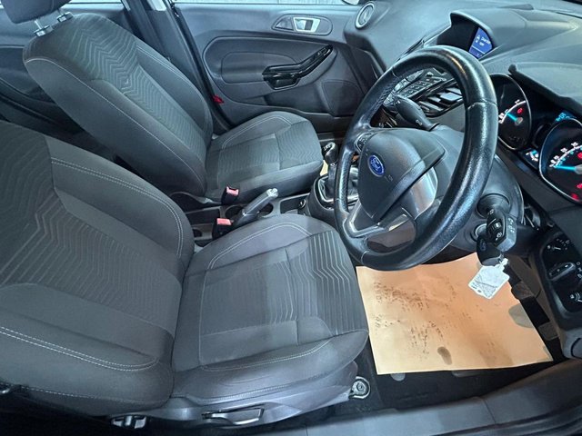 2016 FORD FIESTA - Photo 9