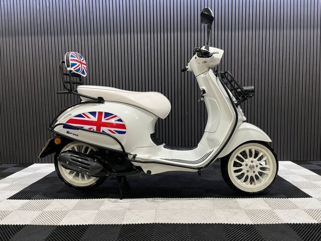 View our PIAGGIO Vespa Sprint 125