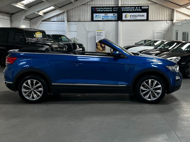 View our VOLKSWAGEN T-ROC