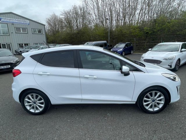 2017 Ford Fiesta 1L Titanium 5dr - Photo 2