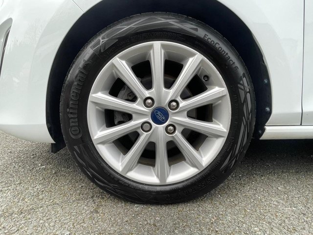 2017 Ford Fiesta 1L Titanium 5dr - Photo 9