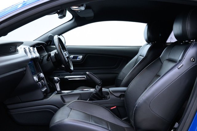 2020 FORD MUSTANG - Photo 3