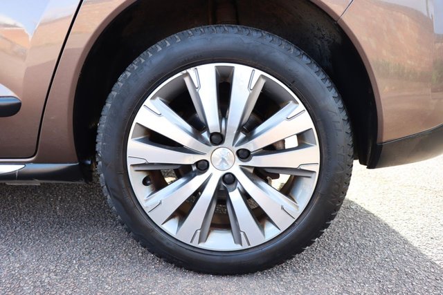 2015 PEUGEOT 3008 - Photo 12