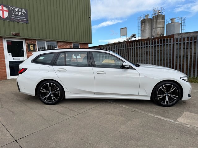 2022 BMW 3 SERIES - Photo 8