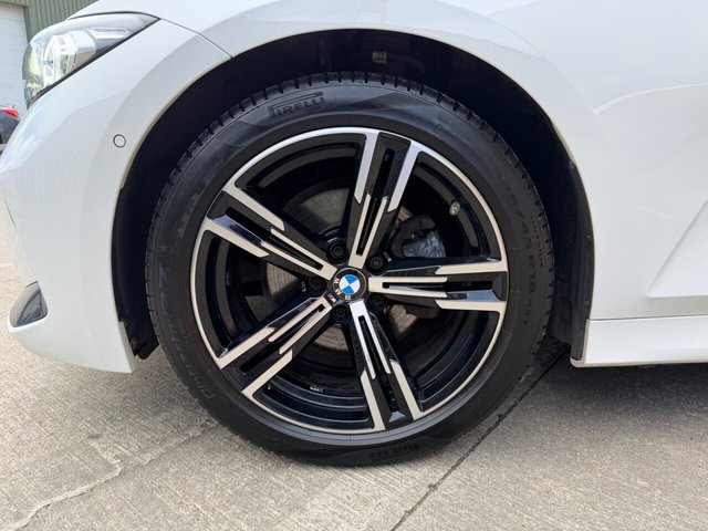 2022 BMW 3 SERIES - Photo 11