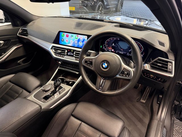 2019 BMW 3 SERIES - Photo 2