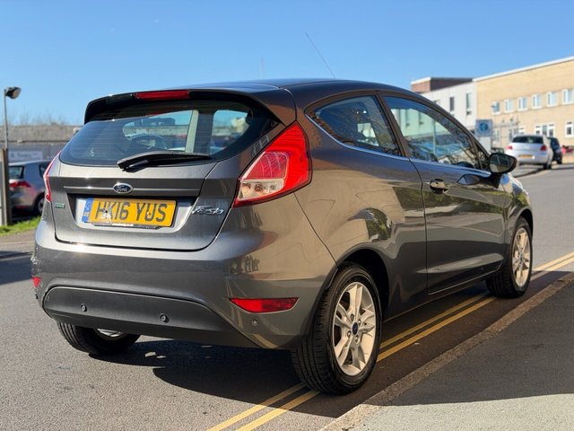 2016 FORD FIESTA - Photo 2