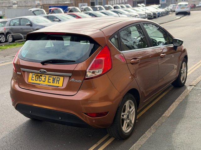 2013 FORD FIESTA - Photo 6