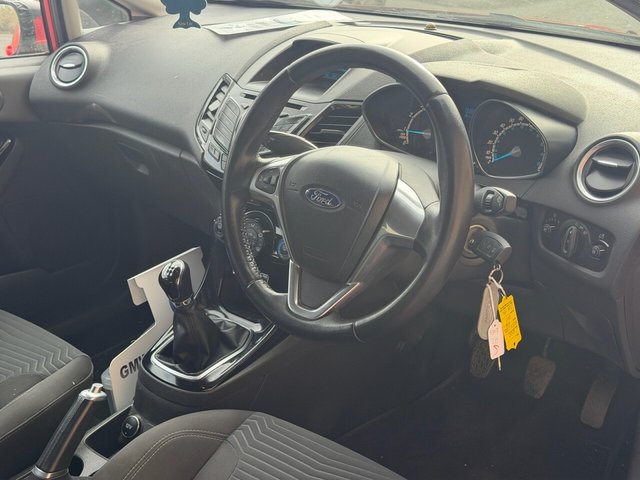 2014 FORD FIESTA - Photo 2