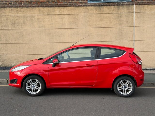2014 FORD FIESTA - Photo 8