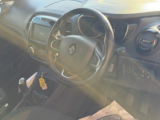 2017 RENAULT CAPTUR - Photo 2