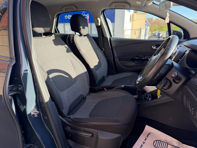 2017 RENAULT CAPTUR - Photo 4