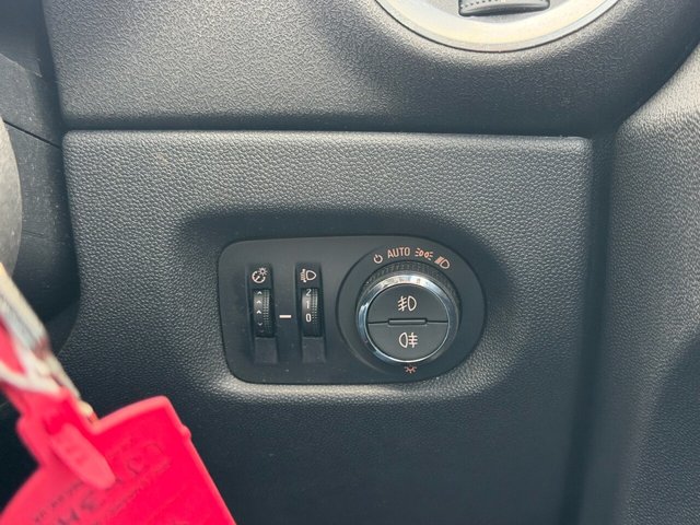 2013 VAUXHALL CORSA - Photo 12