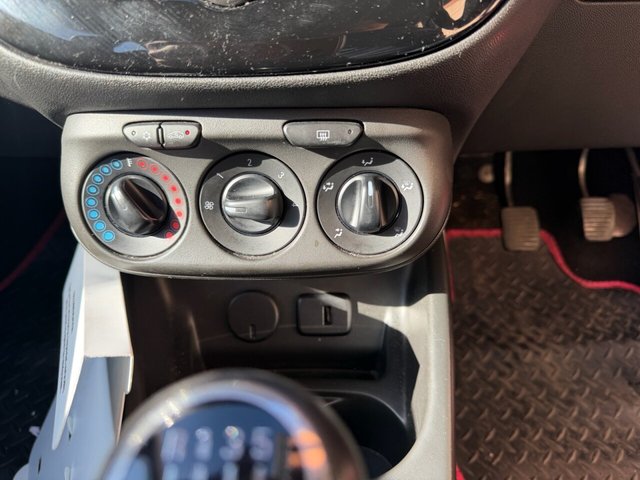 2017 VAUXHALL CORSA - Photo 11